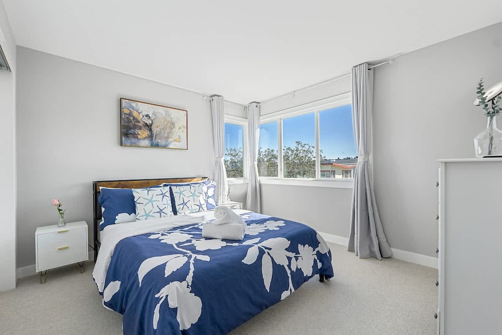 Gem by the sea None-obstructive Ocean View