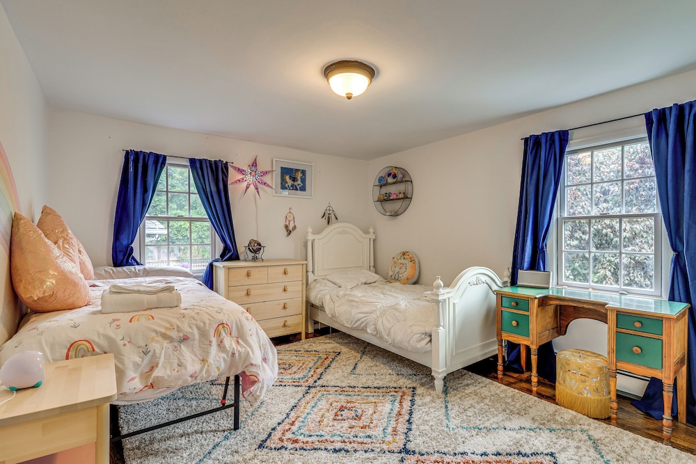 Easy Train Access to Nyc! Elegant Family Retreat