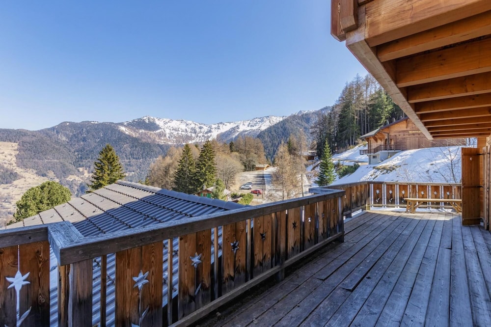 Chalet Coucou - Luxury 10 pax Chalet With Incredible Views Garage