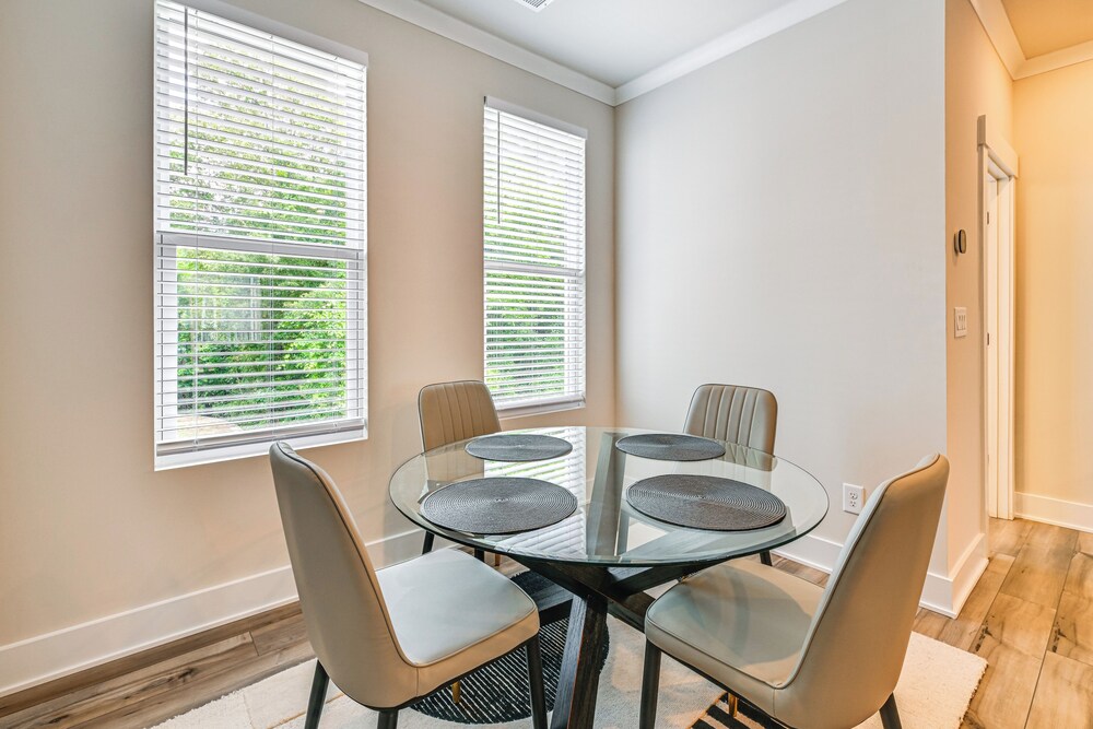 2 Mi to Dtwn Charlotte: Unit w/ Rooftop Deck!