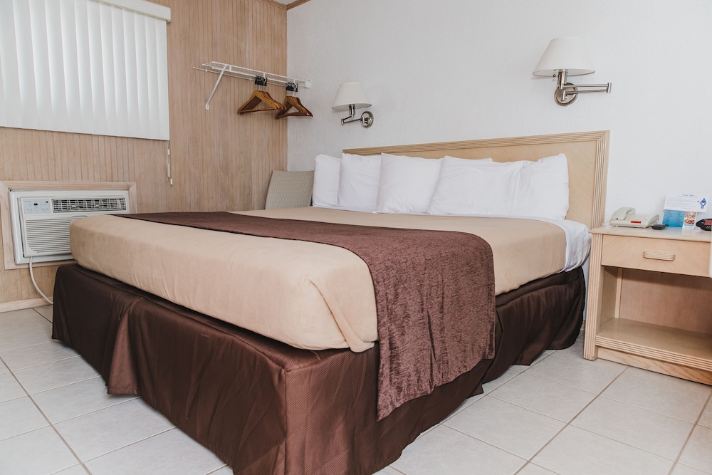 AA Heart of Wildwood Motels