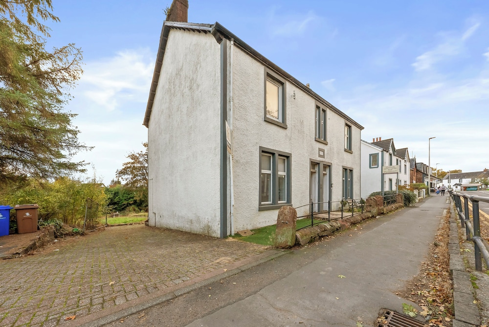 Charming Village Escape near Loch Lomond