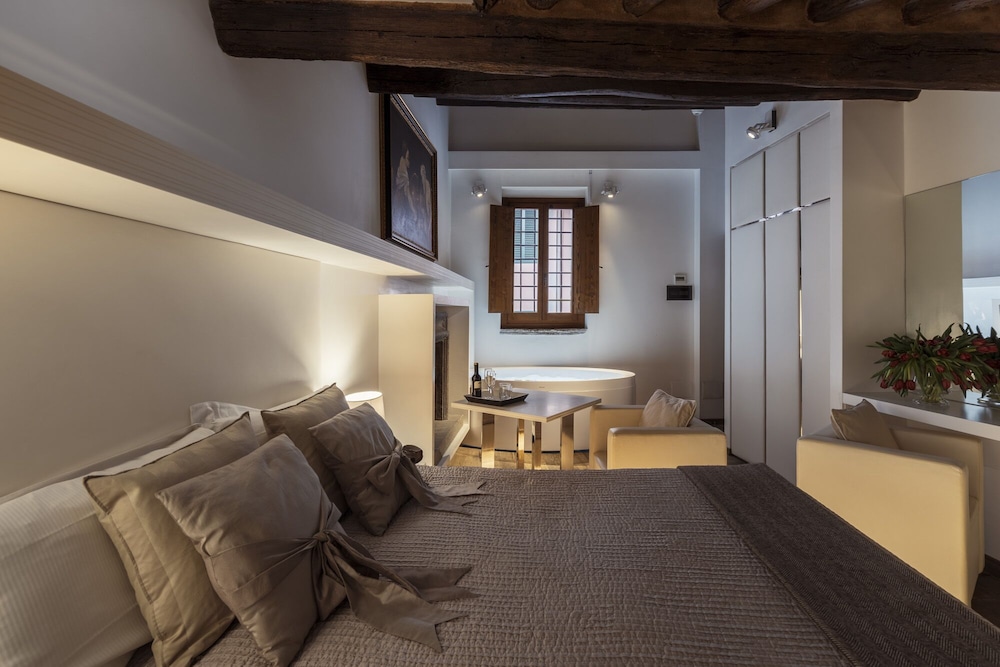 Gigli d'Oro Suite