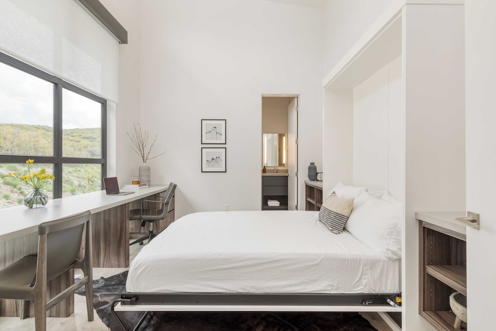 Mountain Lover by Avantstay Luxe Escape w/ Views Hot Tub, Gym, Movie Theater