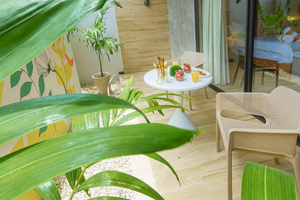 Spacious Apartment With Terrace and Rooftop Pool