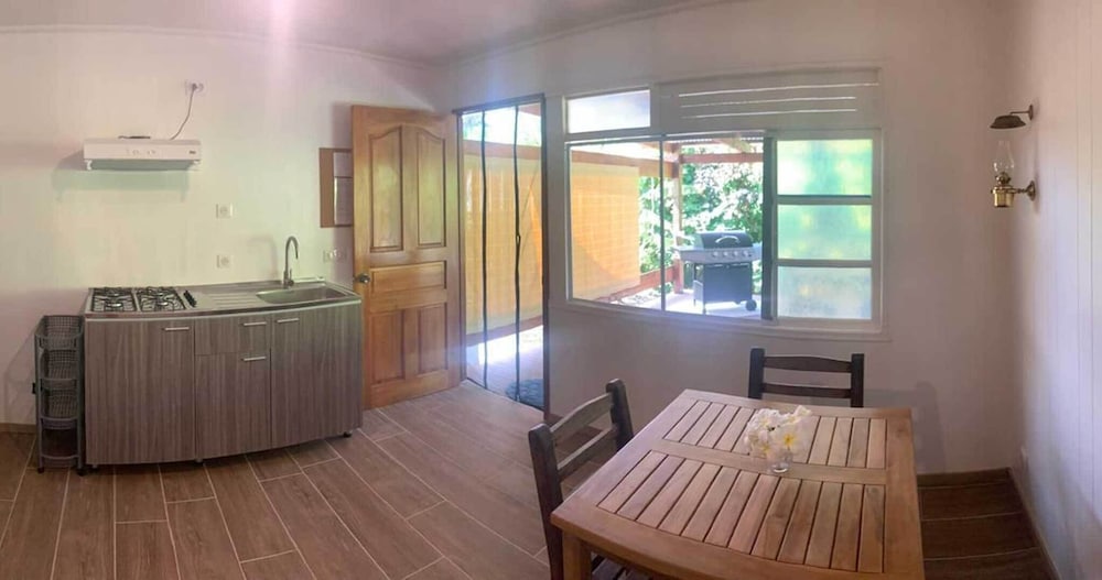 Moana Breeze Eco Lodge view 5