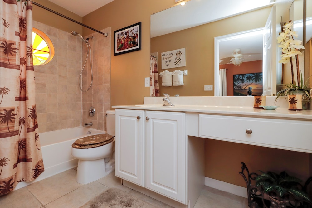 7 Bedrooms Perfect For Large Families Or Groups!