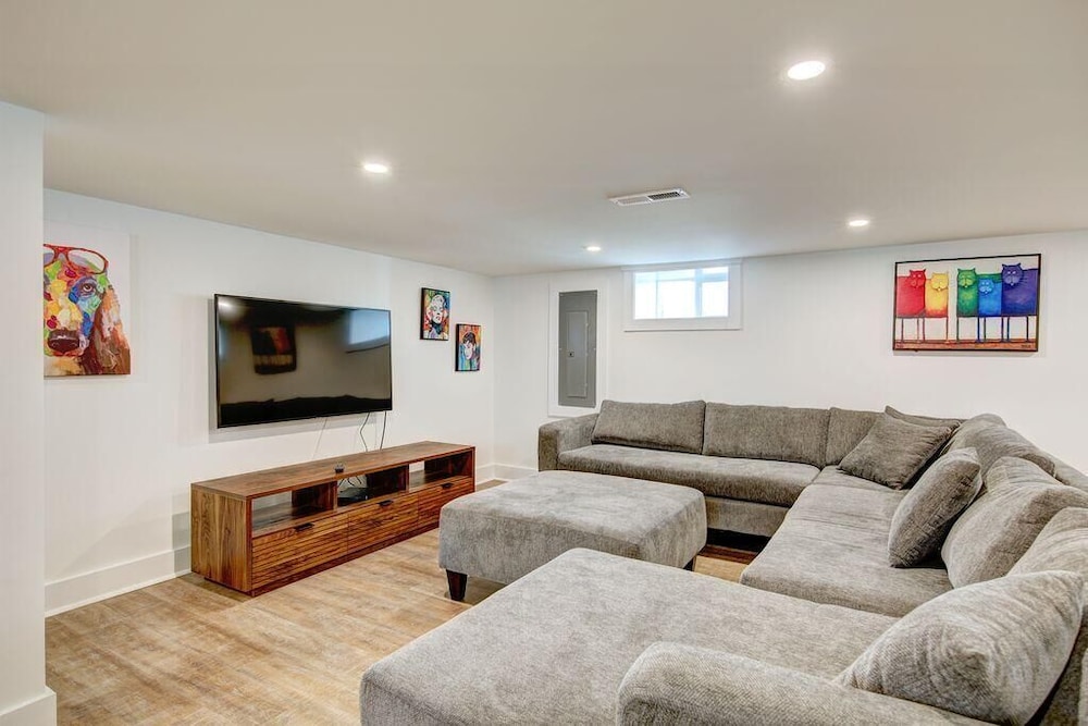 Lake Avenue 77
