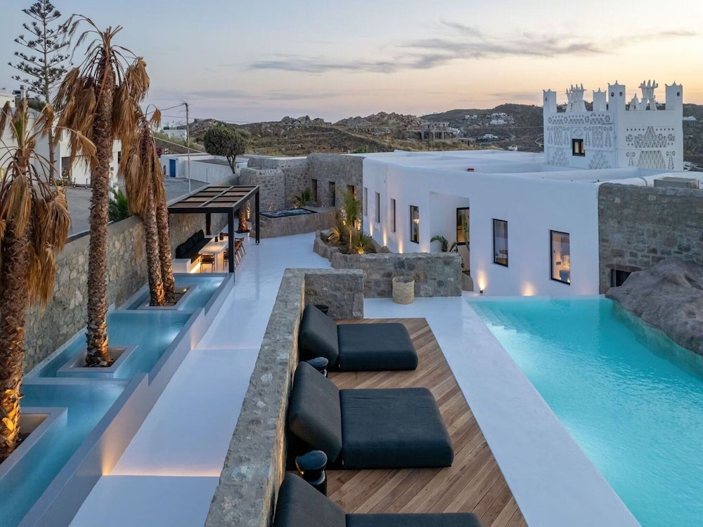 Soothing Holiday Home With Outdoor hot tub