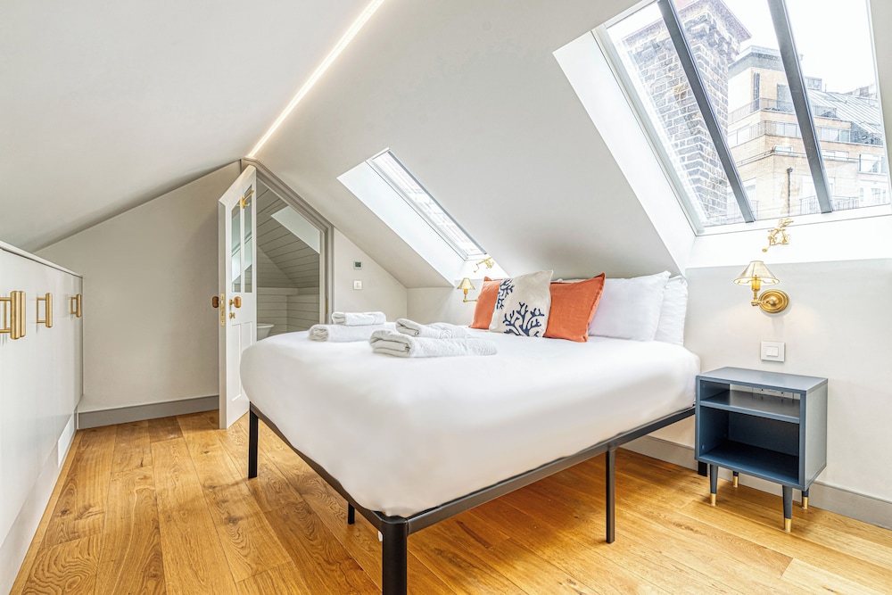 Luxury flats near Big Ben and London Eye