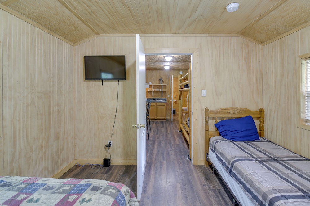 Serene Briceville Vacation Rental Cabin w/ Grill! view 4