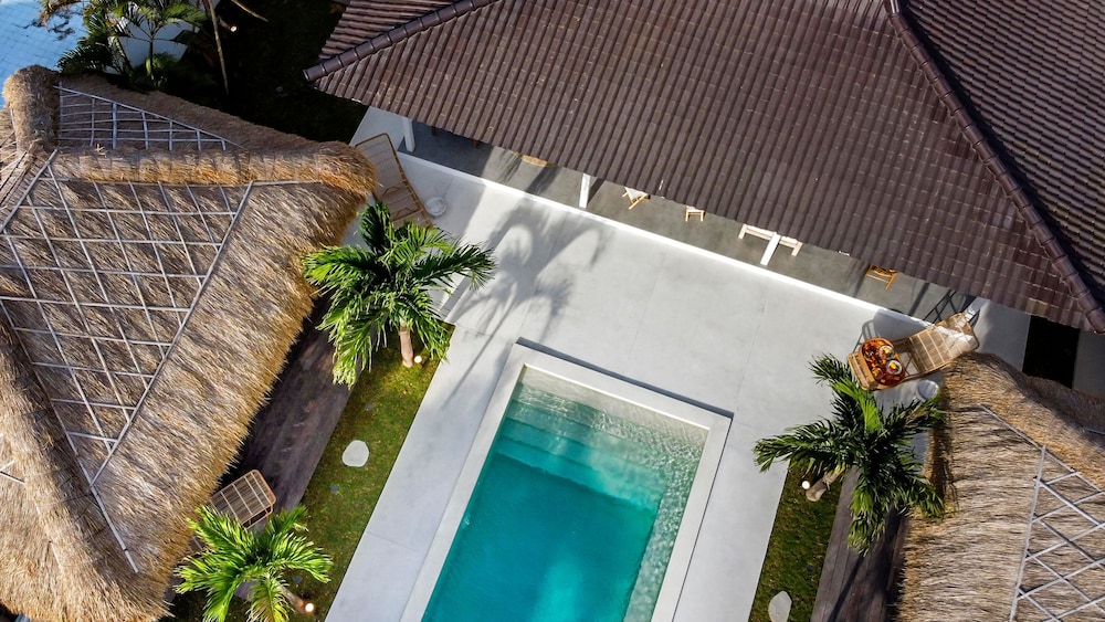Villa Surga Blue by Alfred in Bali - Brand New 5 BR Pool Villa in the of Seminyak