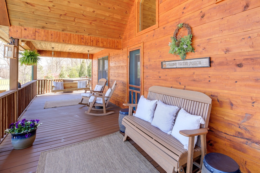 Deck, Gas Grill + Mtn Views: Sparta Cabin Stay! view 2