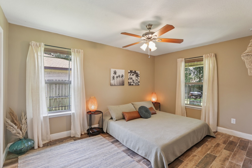 Relaxing Pace Bay House 3 Bedroom Home