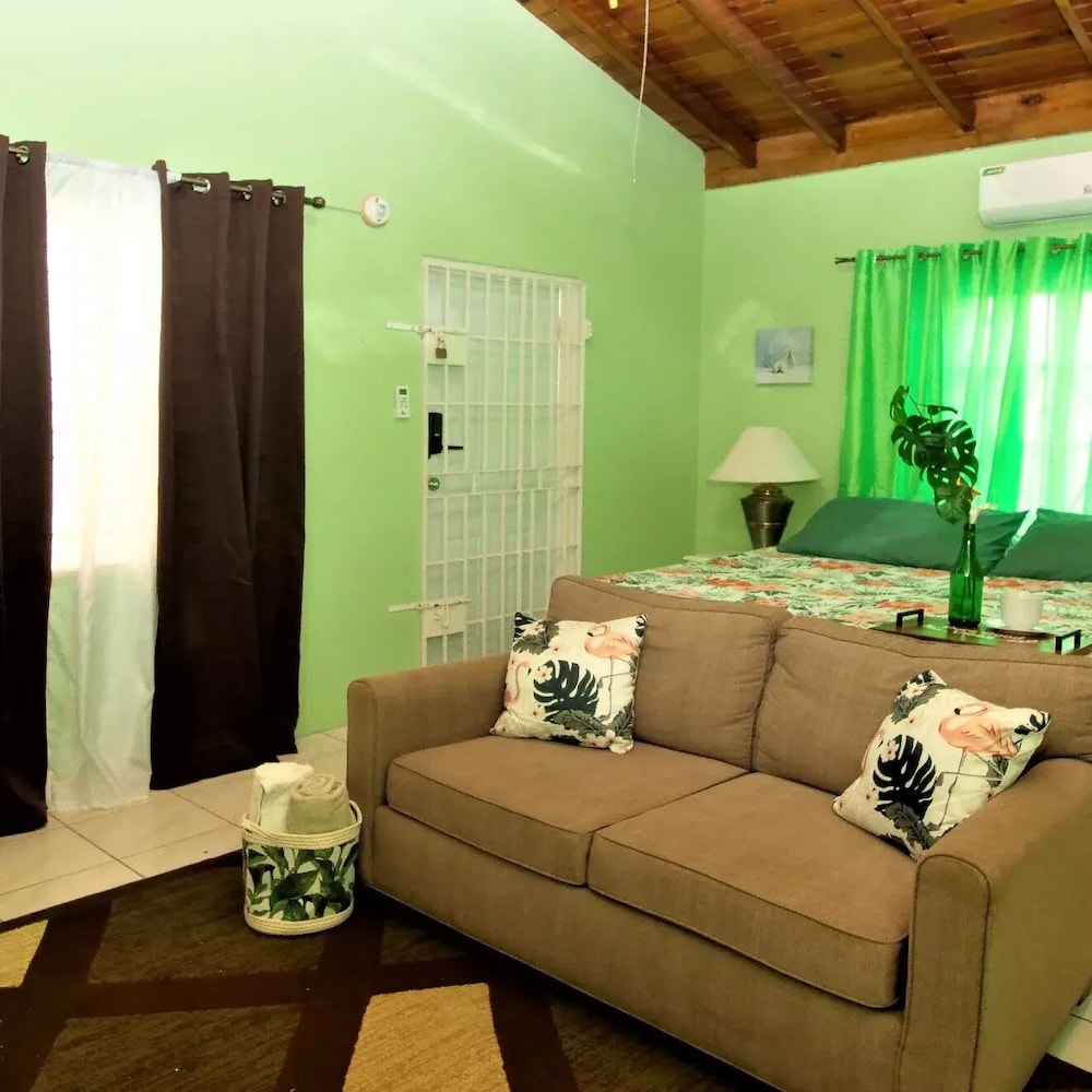 876 JA Oasis by Kingston Airport view 3