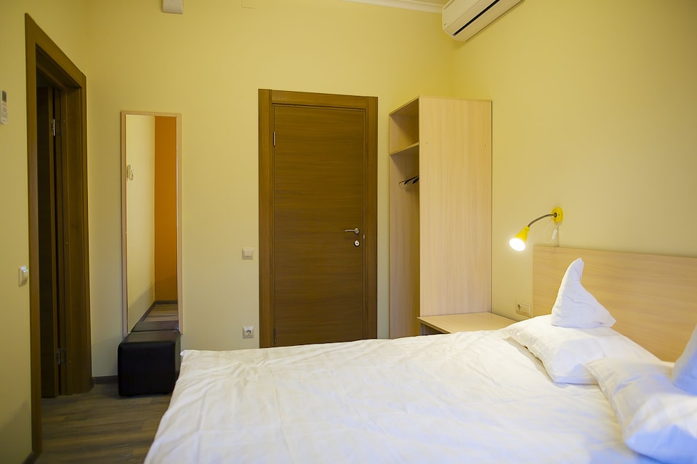 Portal Hostel and Hotel