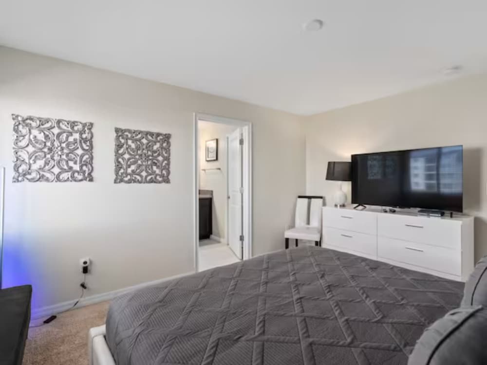 Free Amenities Spacious Home King Beds