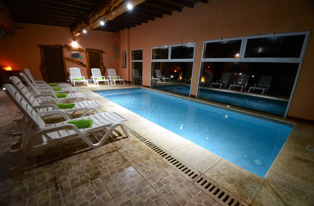 Ruca Haian. Cabañas Spa & Restó. Tandil