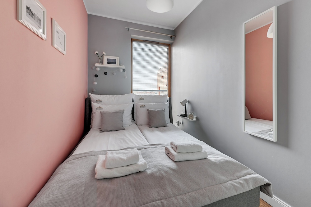 Aura - Riverside & Parking by Downtown Apartments