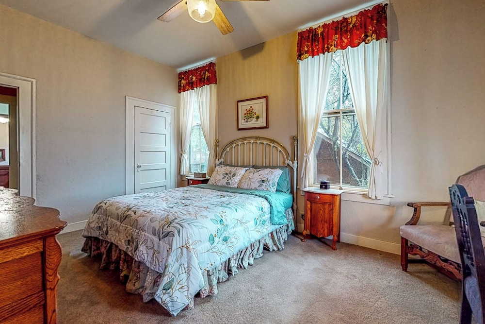 Forbestown Retreat: Easy Access to Clear Lake