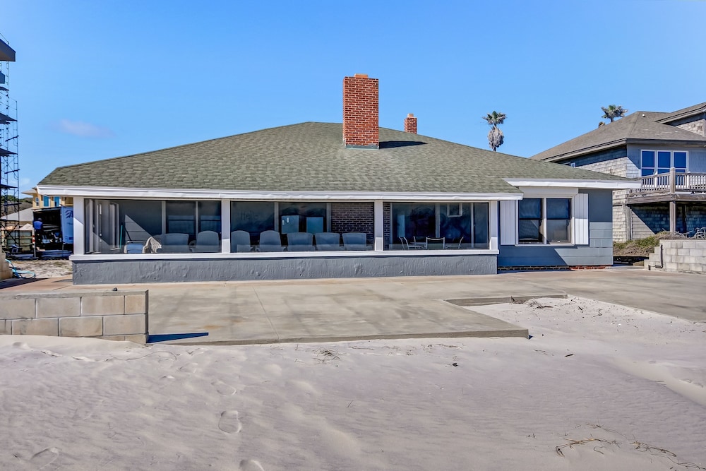 Kingsland Vacations - Charming Oceanfront Beach House by RedAwning - Property Image 1