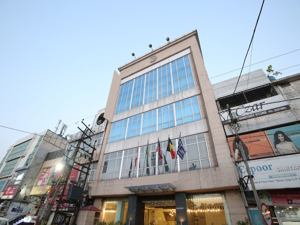 OYO 15134 Hotel Downtown