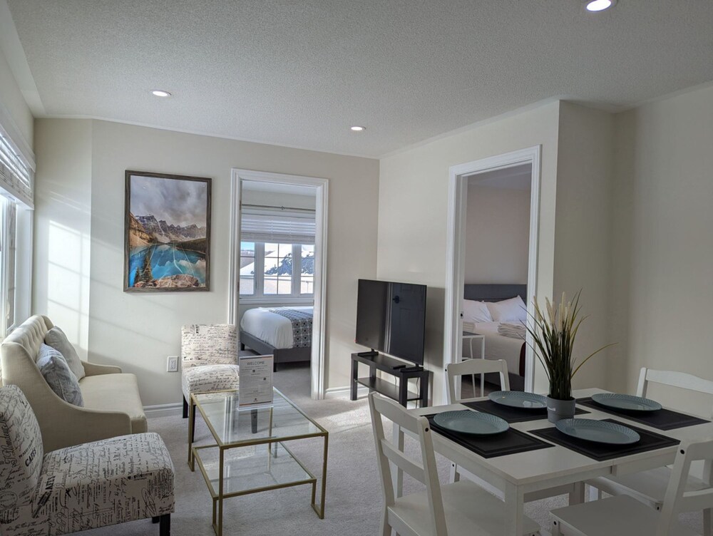 Chic 2BR House Newly Renovated Central Spot