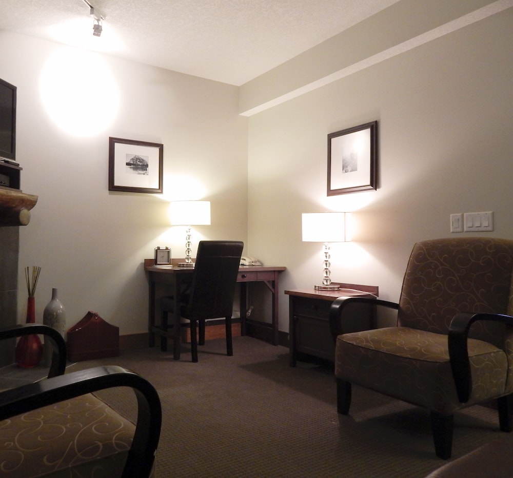 Fire Mountain Lodge view 4