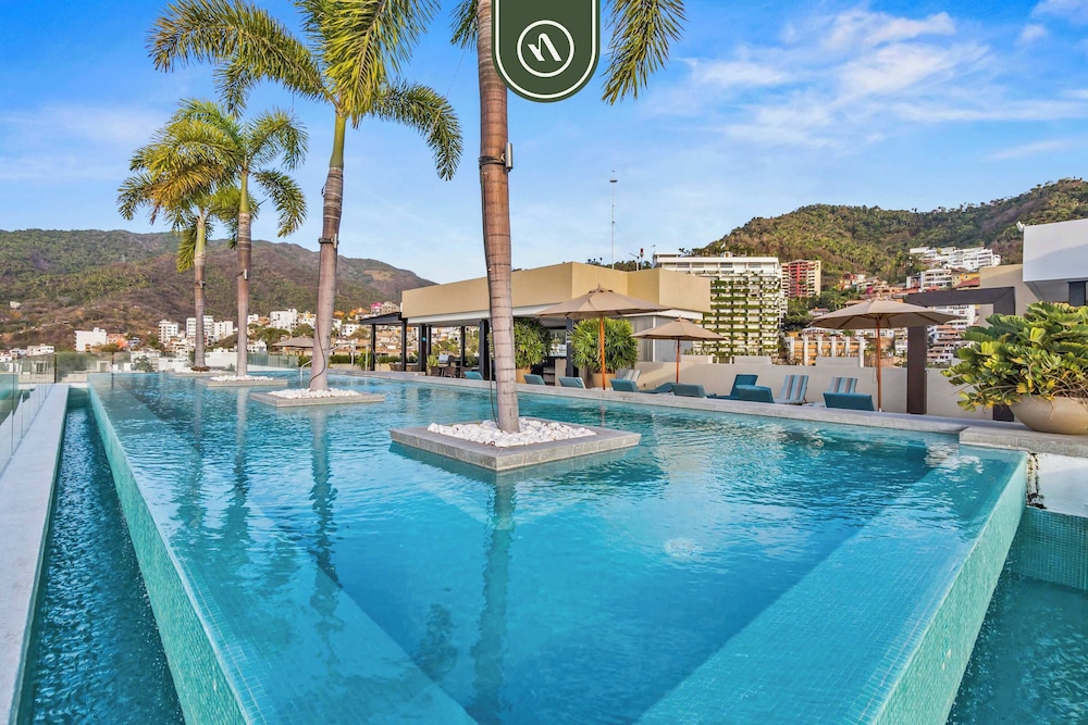 Amazing 1 BR Condo in Romantic Zone - Rooftop Pool