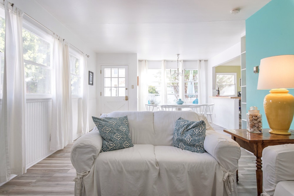 Ventura Vacations - Ventura Beach Cottage - Property Image 28
