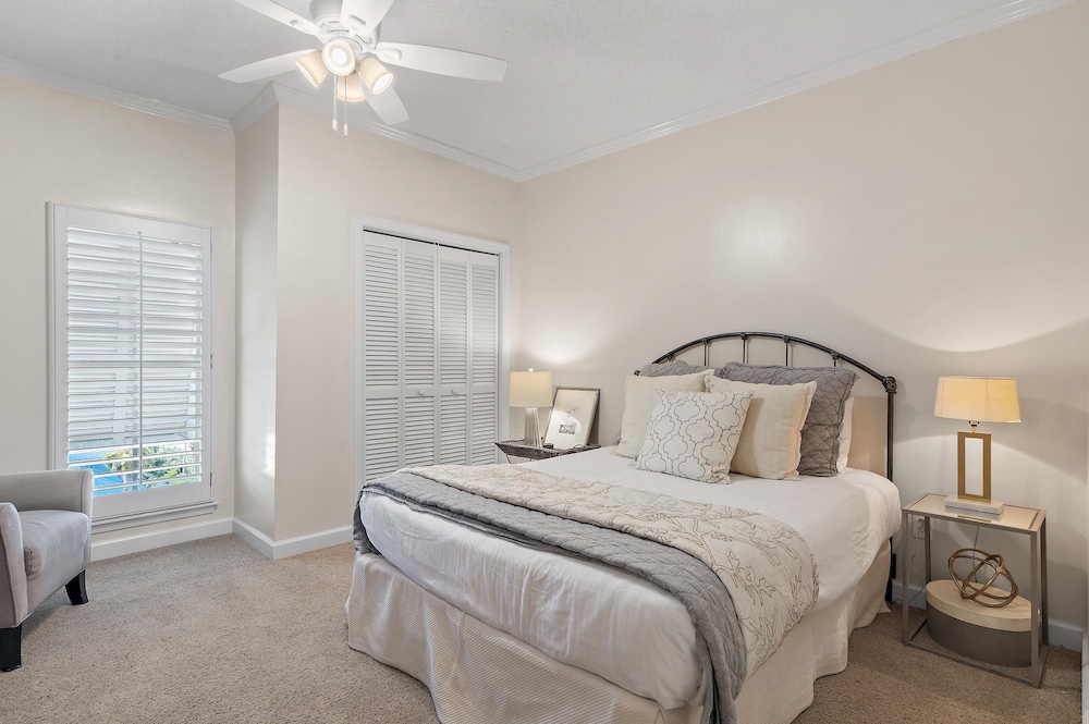 Inn at Crystal Beach 611