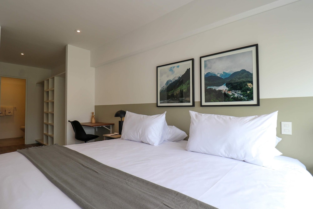 w Fabulous 2BR w Balcony in Miraflores