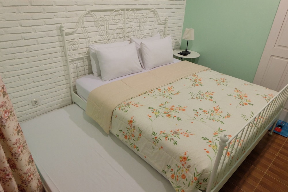 Sweet Peach House