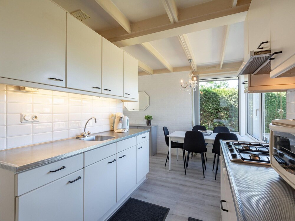 Welcoming Bungalow With Garden