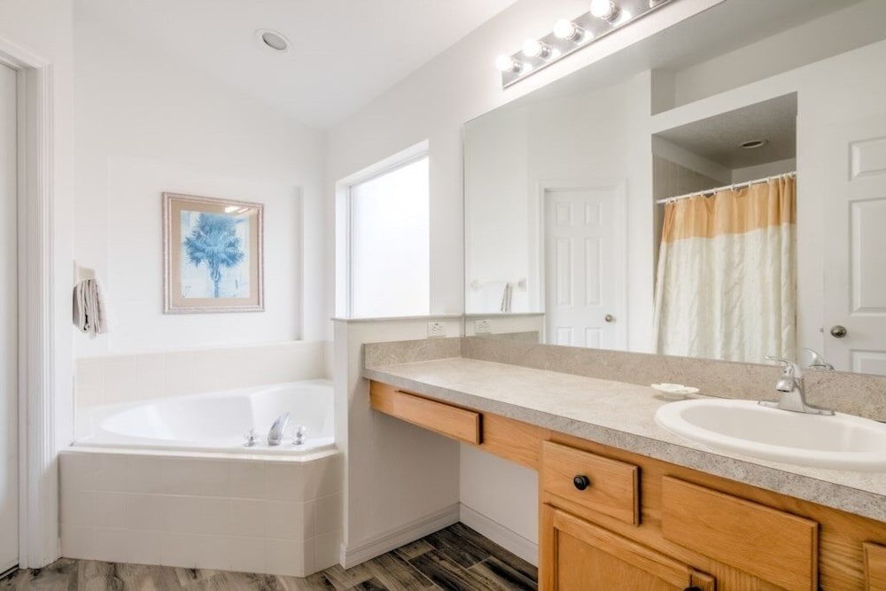 Pool/spa Beautiful View Area! 4 Bedroom Home by RedAwning view 5