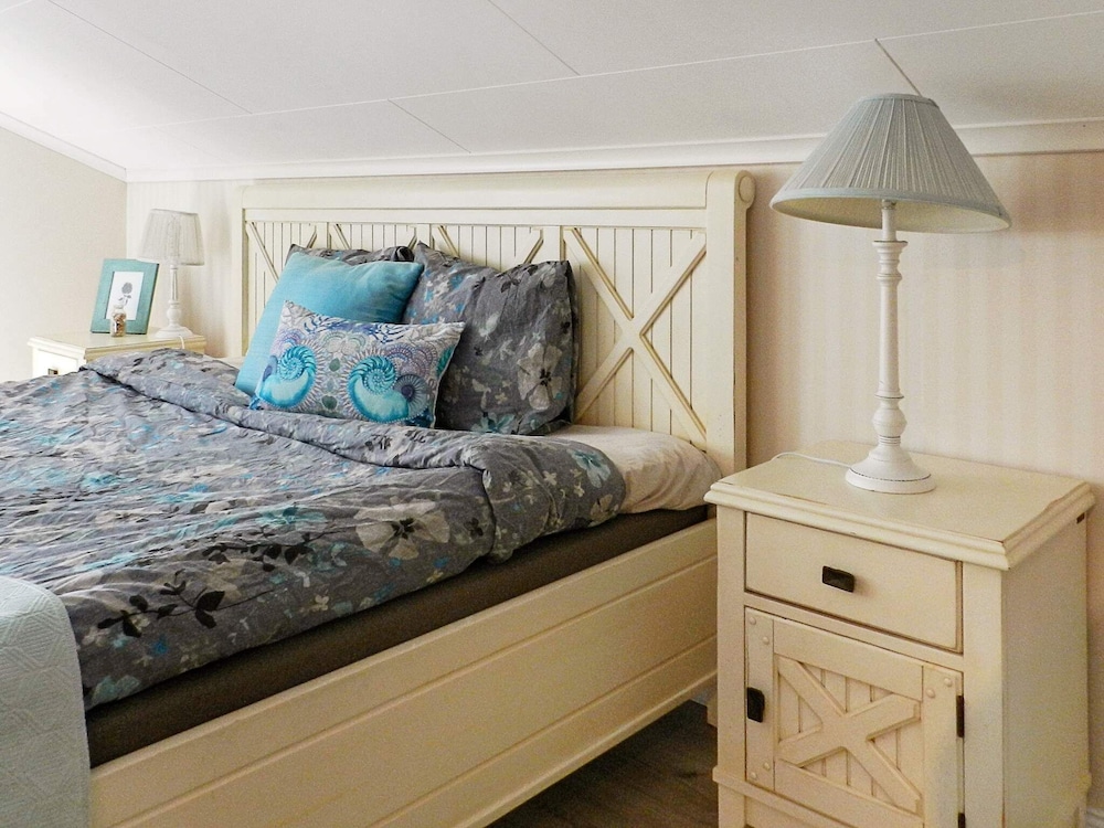 6 Person Holiday Home in Lysekil view 3