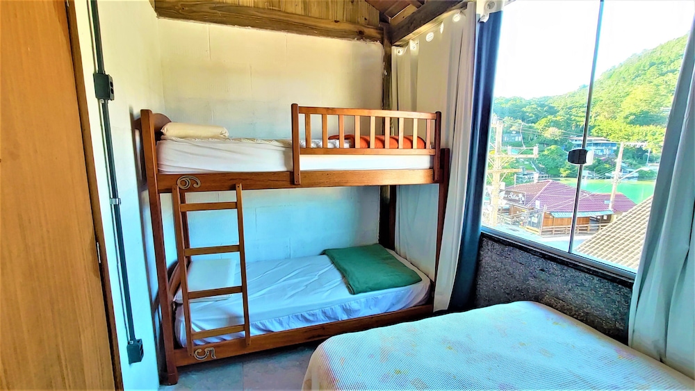 Sea Wolf Surf Club - Hostel view 2