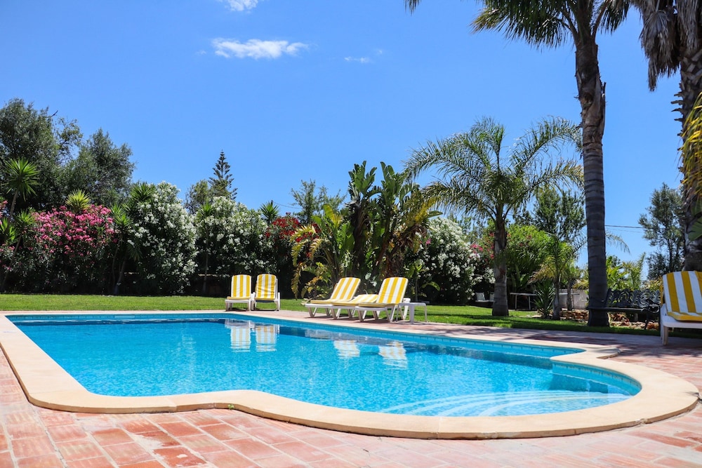Idyllic Farm House With Huge Garden for 14pax
