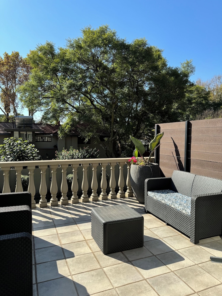 1945 On Kloof Guesthouse