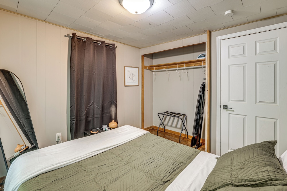 Tranquil Home in Dtwn Baldwin: Fish, Hike & Golf!