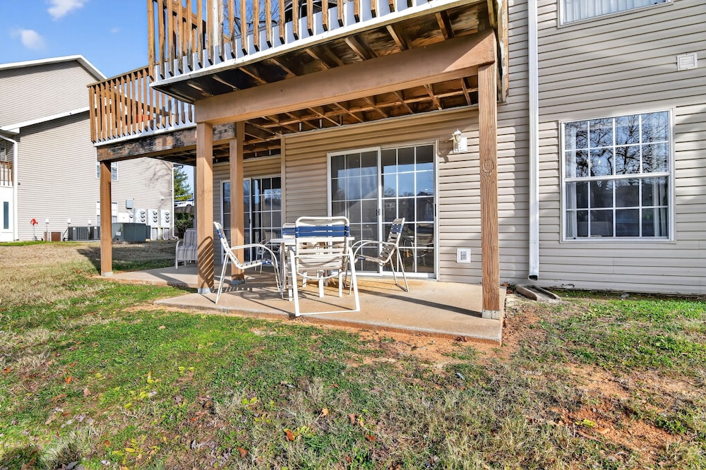 Scenic Getaway Quiet Spot 3 Miles To Landing 2 Bedroom Condo