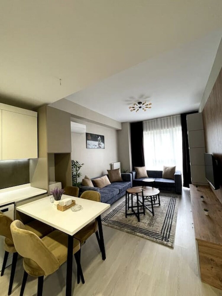Stylish 1-bedroom Apartment Near Mall of Istanbul