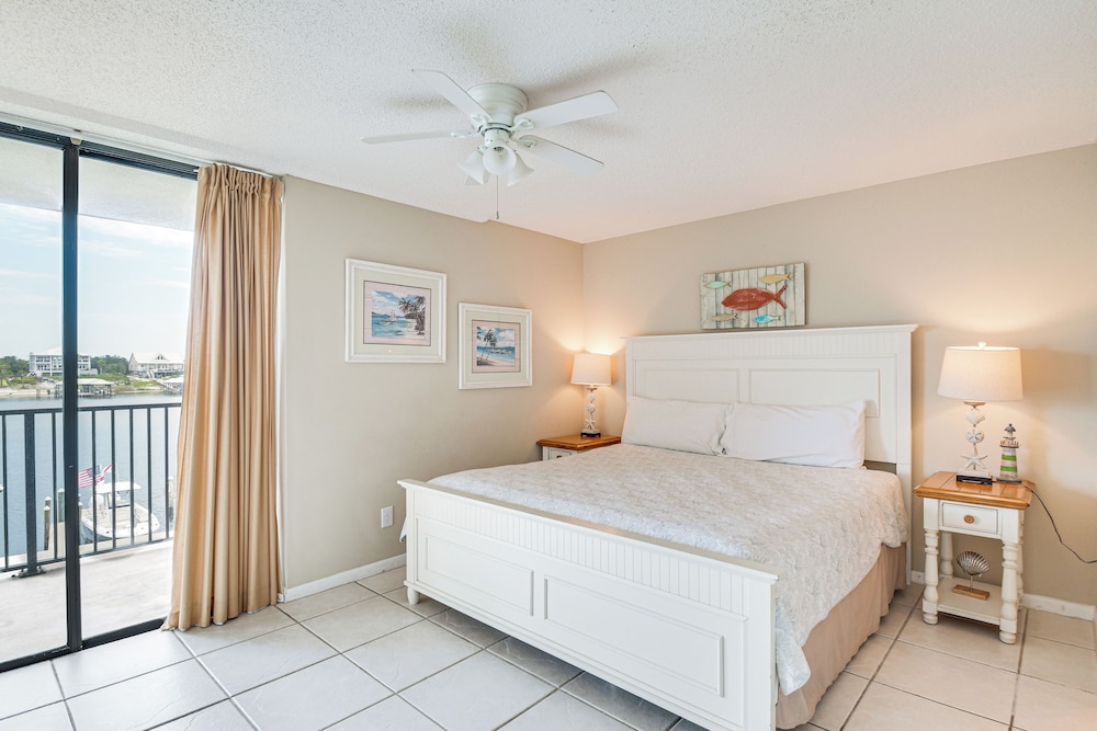 Breezy Orange Beach Condo w/ Balcony + Water View! view 3