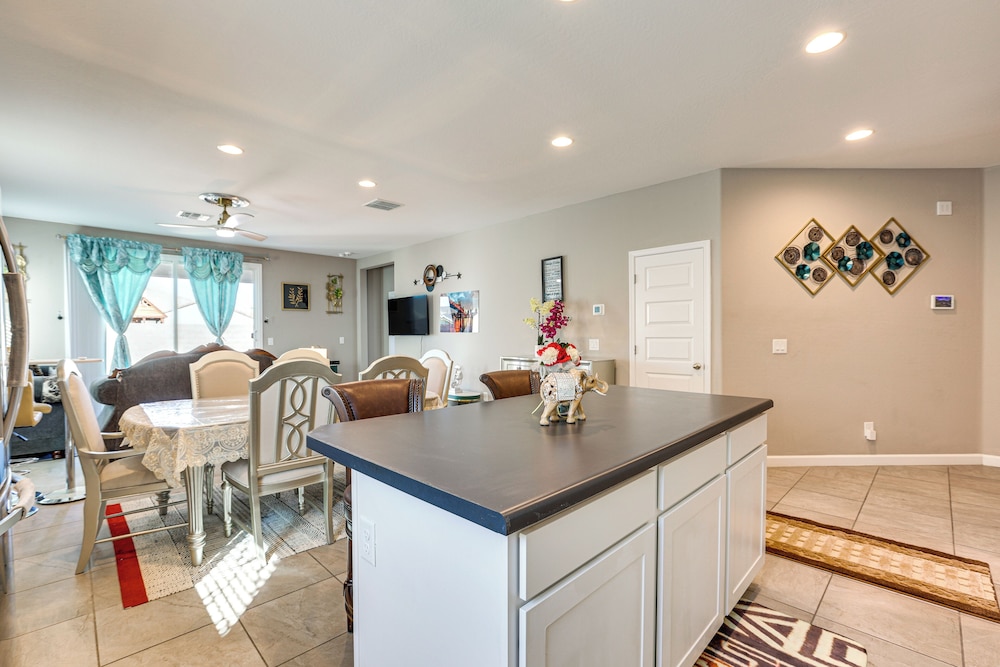 10 Mi to Dtwn Phoenix: Updated Home