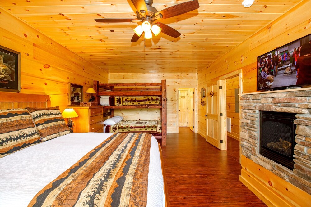 Luxury 14BR Haven: Views Games Hot Tubs More, Foto 27