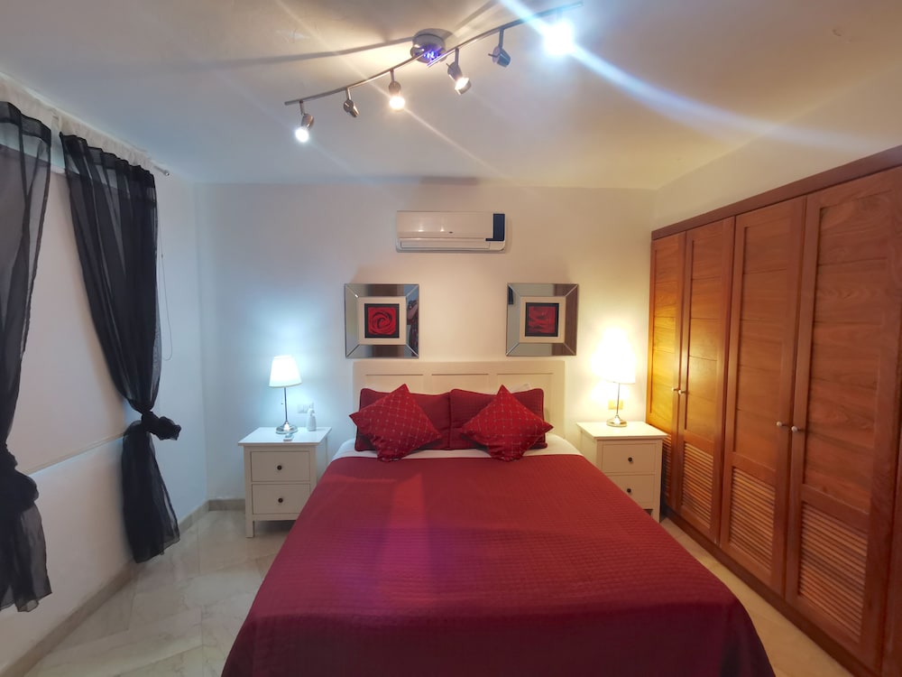 Los Corales Tropical Beach Resort & SPA