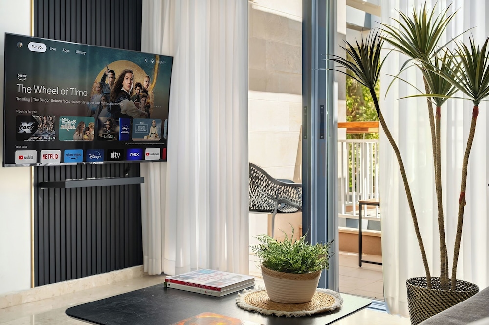 Royal Park Apt Resort by Sea N Rent