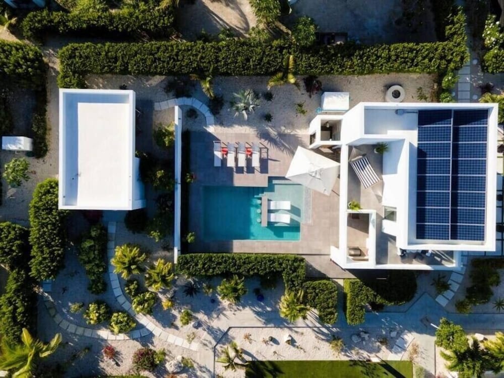 2bdr Oceanside Vacation Villa, Hotel Amenities v3