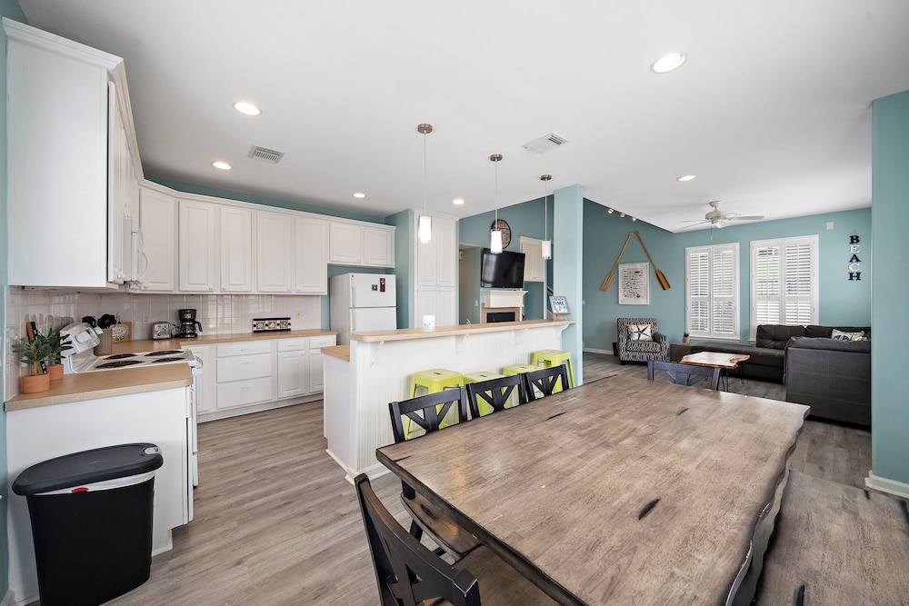 The Krusty Krab by Ryson Vacation Rentals