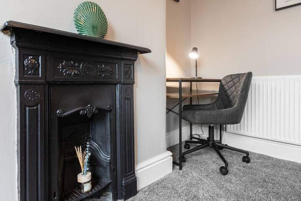 Stylish 3-bedroom Home 14mins to Co-op Live Arena